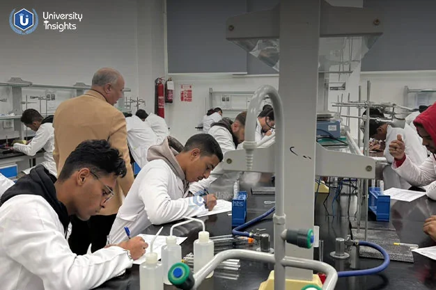 Merit University-medical students lab