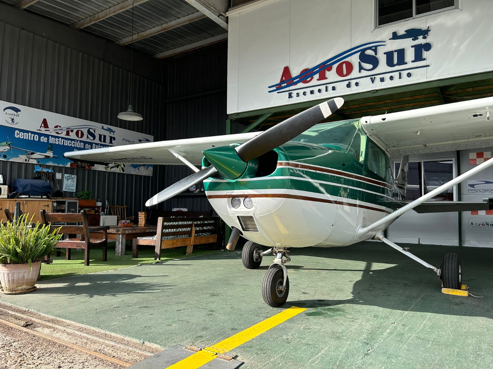 CPL from Uruguay - AeroSur – Escuela de Vuelo